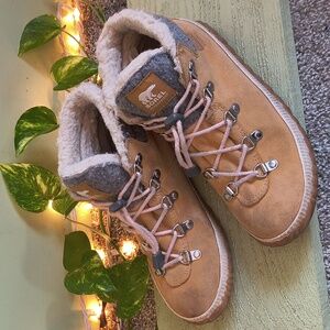 Women's Sorel Waterproof Tan Grey Boots 5